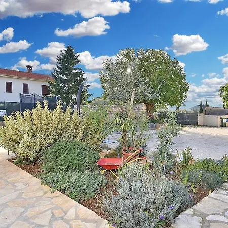 Casa Isabella بيت للعطل *