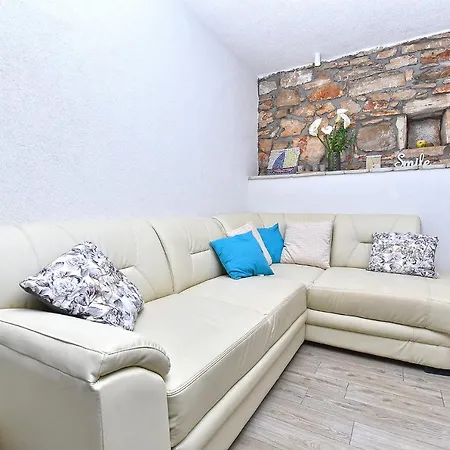 Casa Isabella 펜션 Galižana